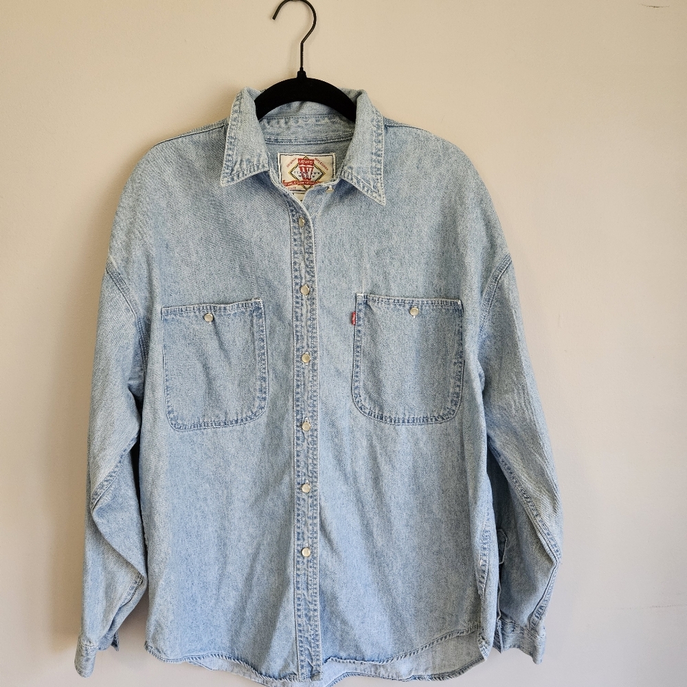 Levi's vintage women/men shirt, L pearl buttons light stone wash western rodeo